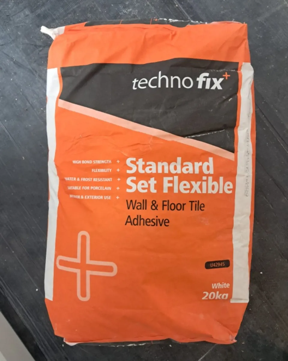 3 bags of tile adhesive - Image 2