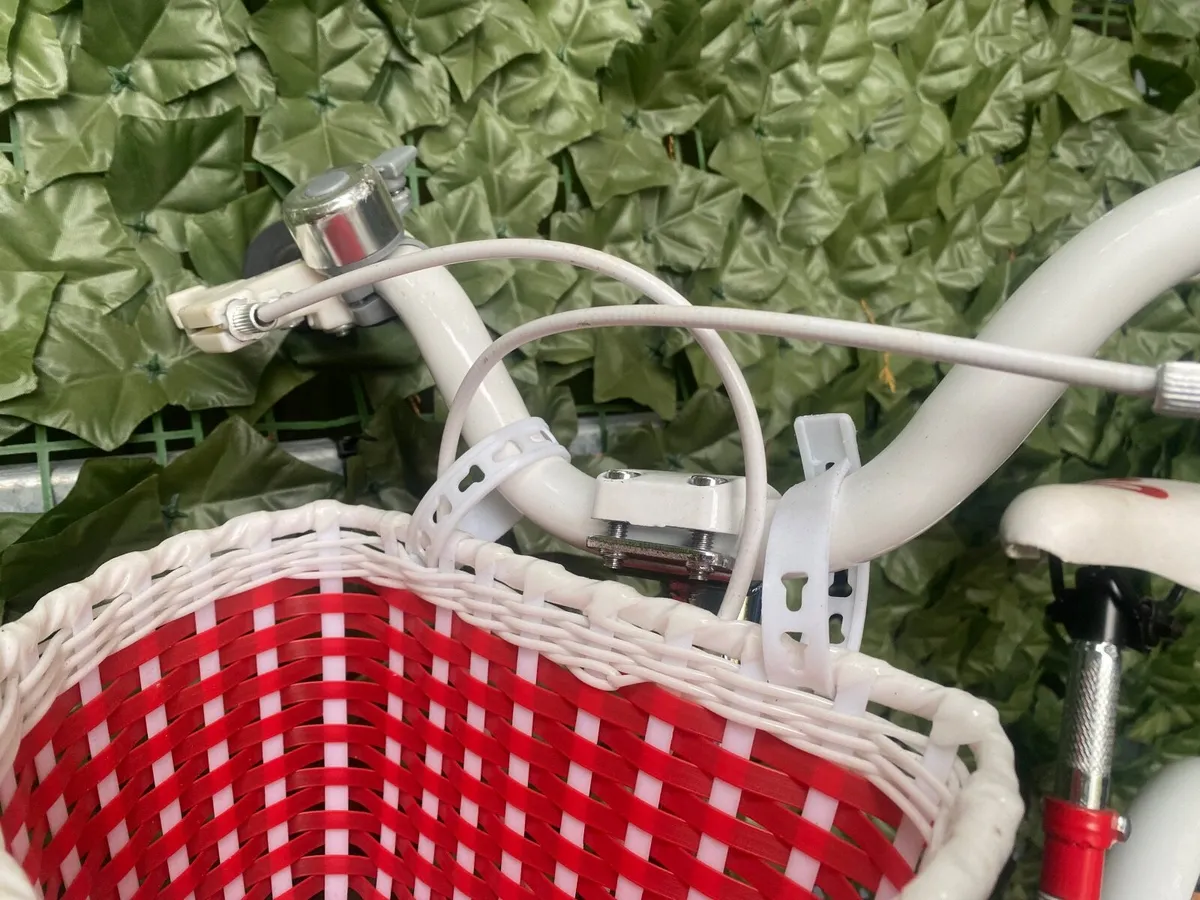 14” girls bike. As new. - Image 2