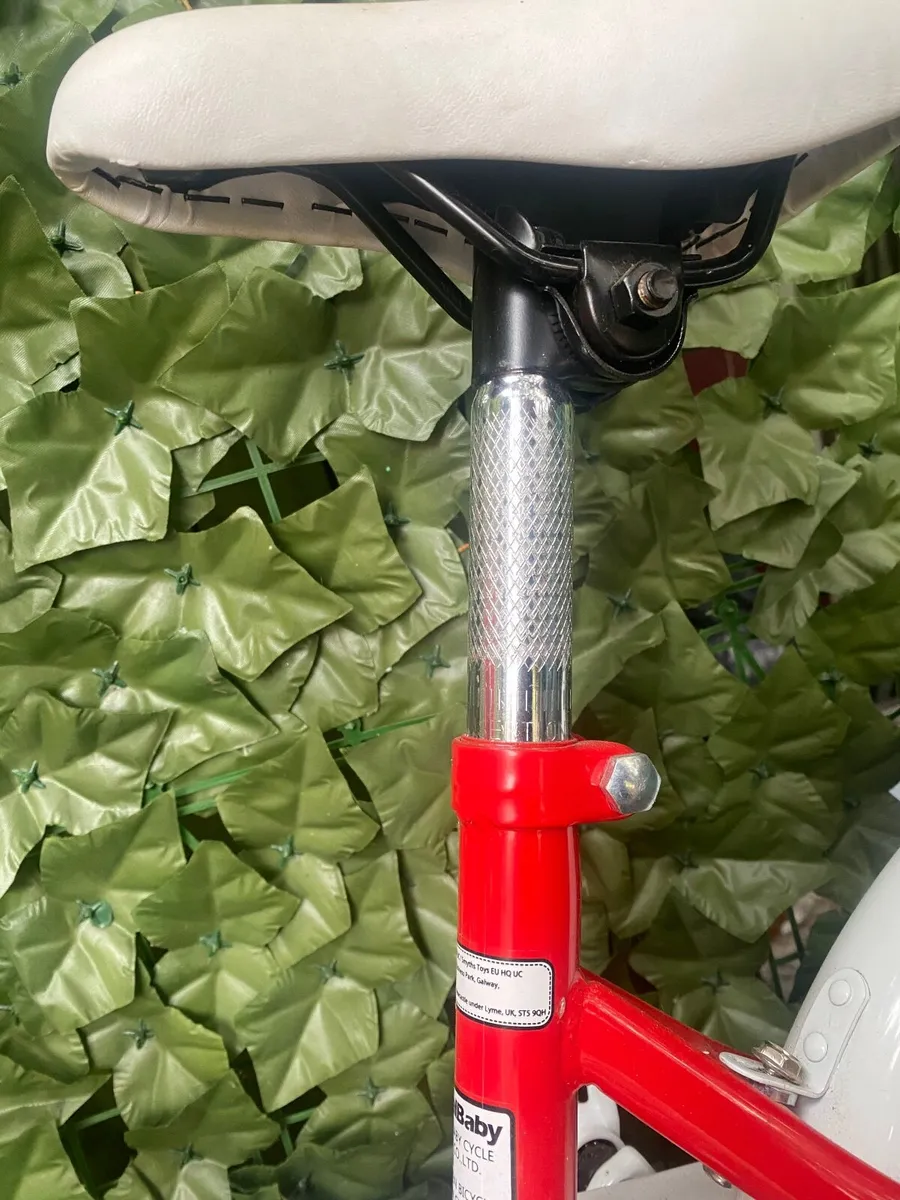14” girls bike. As new. - Image 3
