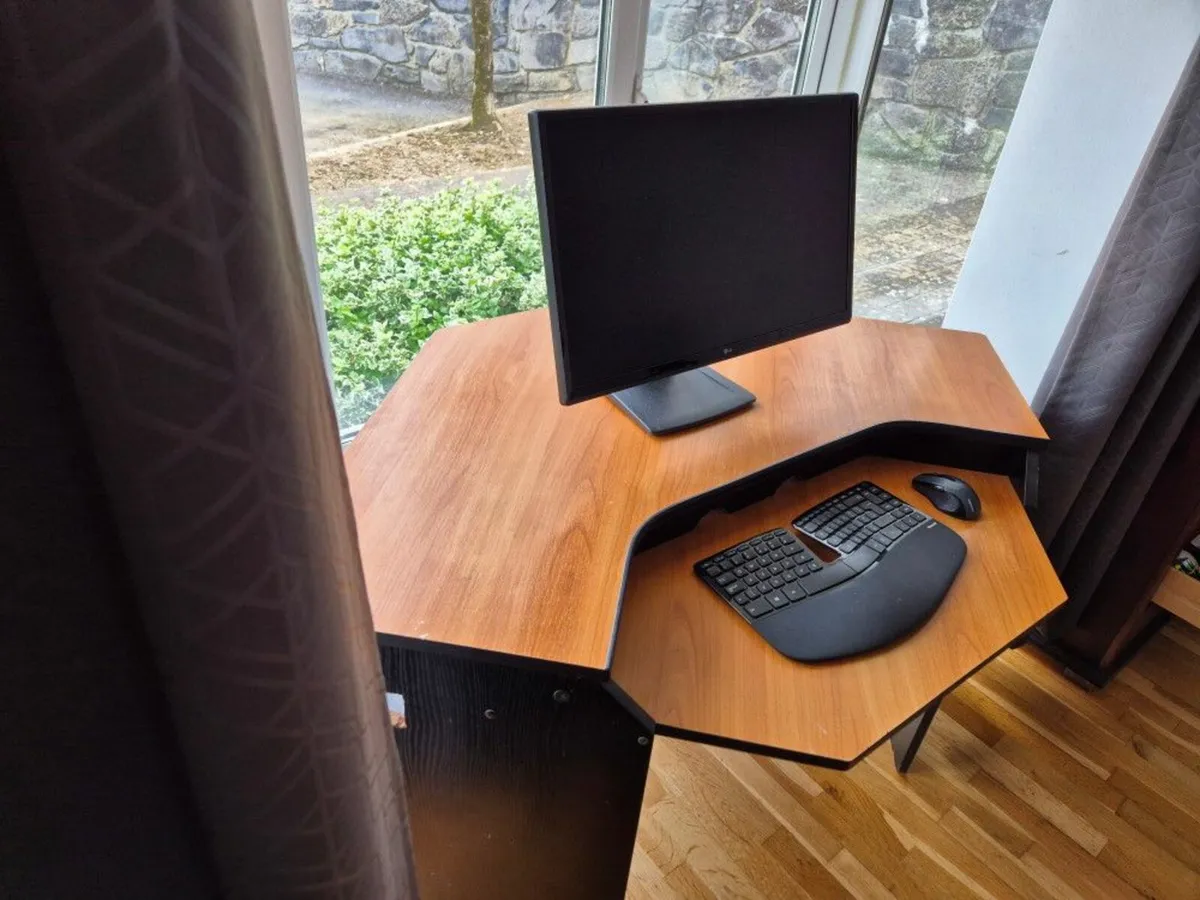 Corner computer desk - Image 2