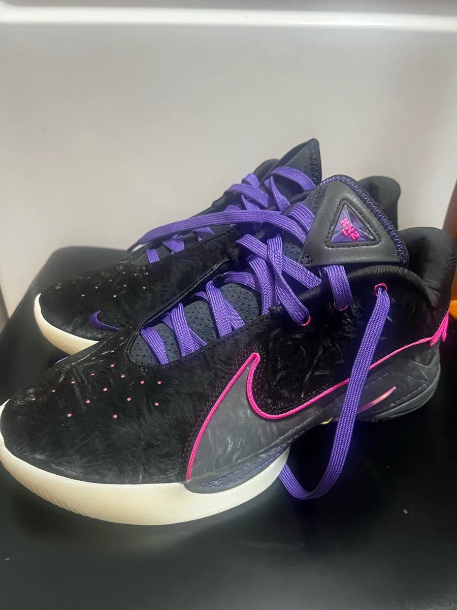 Shoes - Image 1