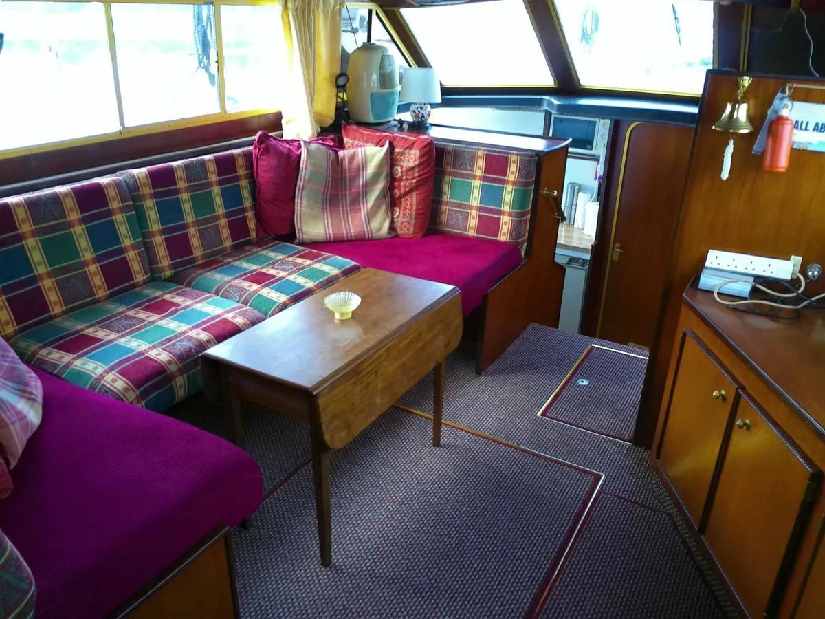1992 Aquafibre 40 aft cabin. Single Diesel. - Image 2