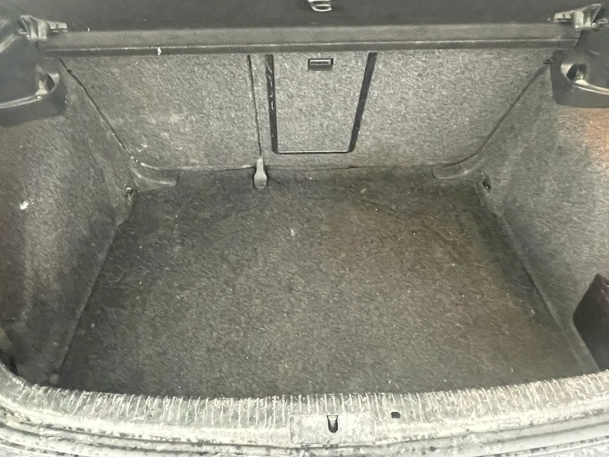 Volkswagen Golf - Image 2