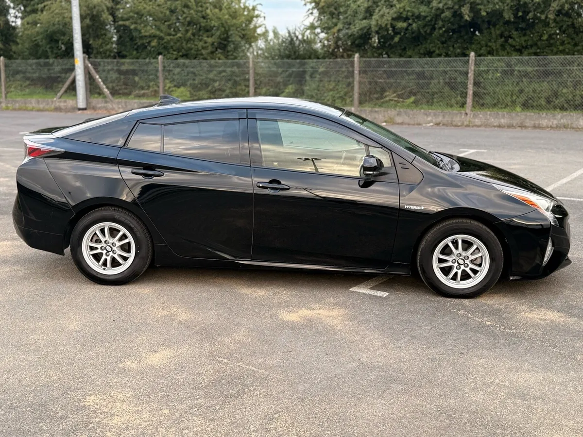 Toyota Prius 2016 - Image 3