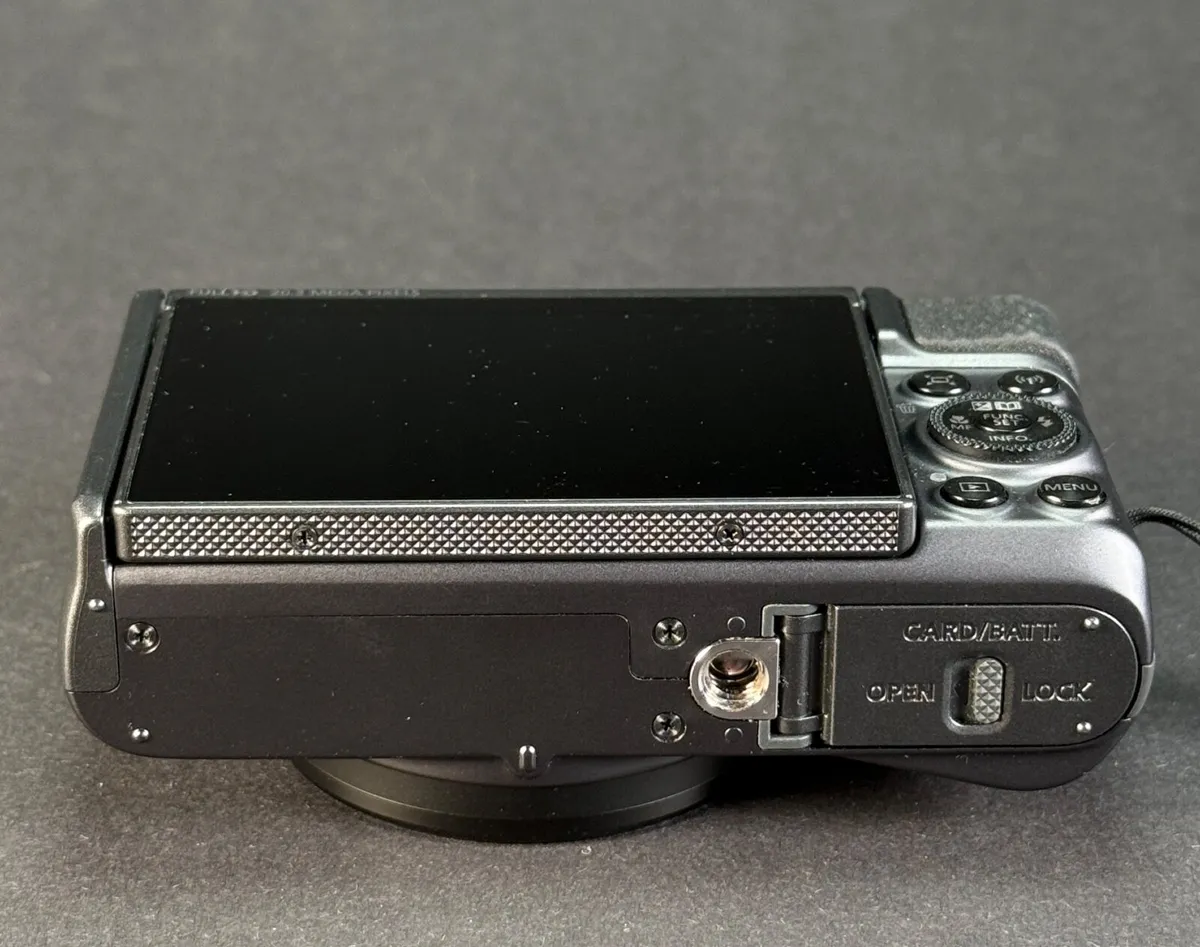 Canon PowerShot SX730 HS Digital Camera 20.3 MP - Image 3