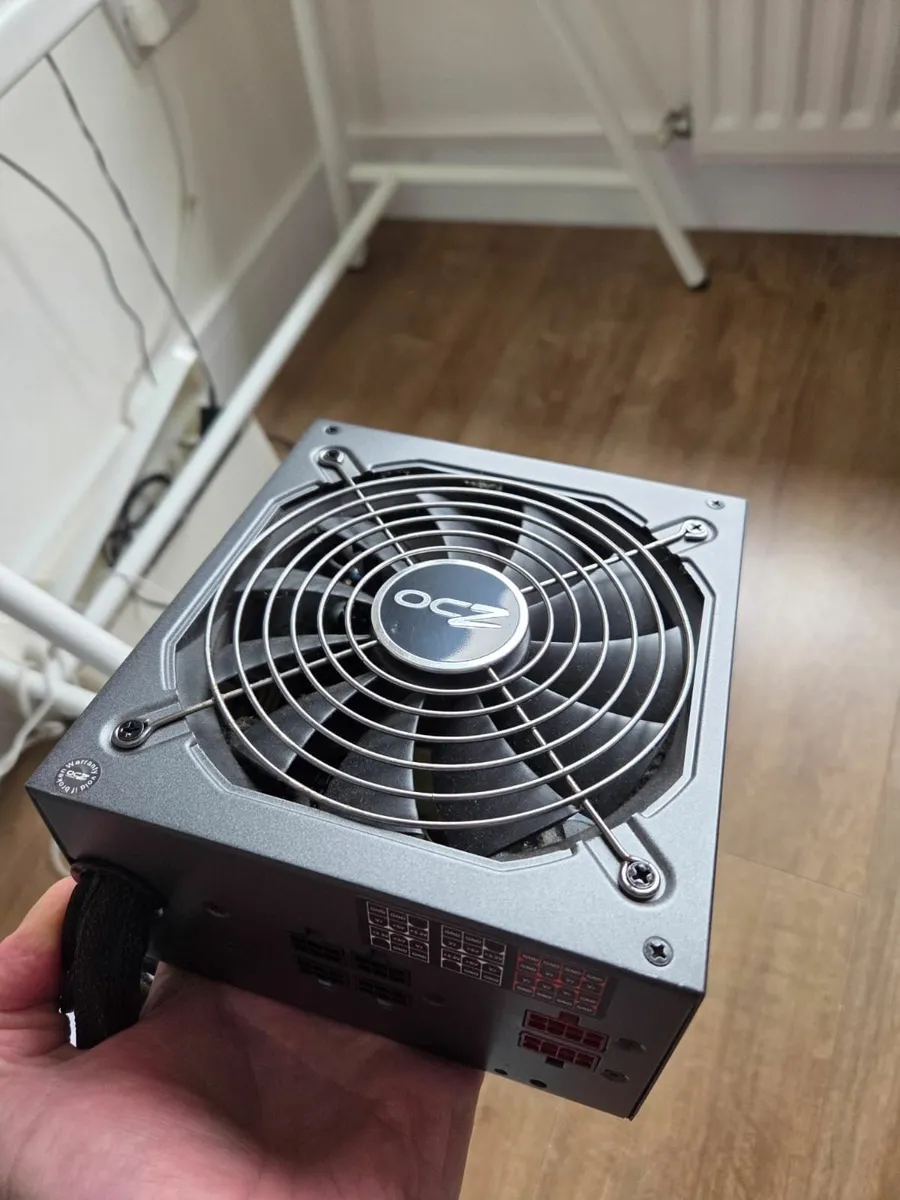 OCZ 700w ModXtreme-Pro Power Supply Unit - Image 4