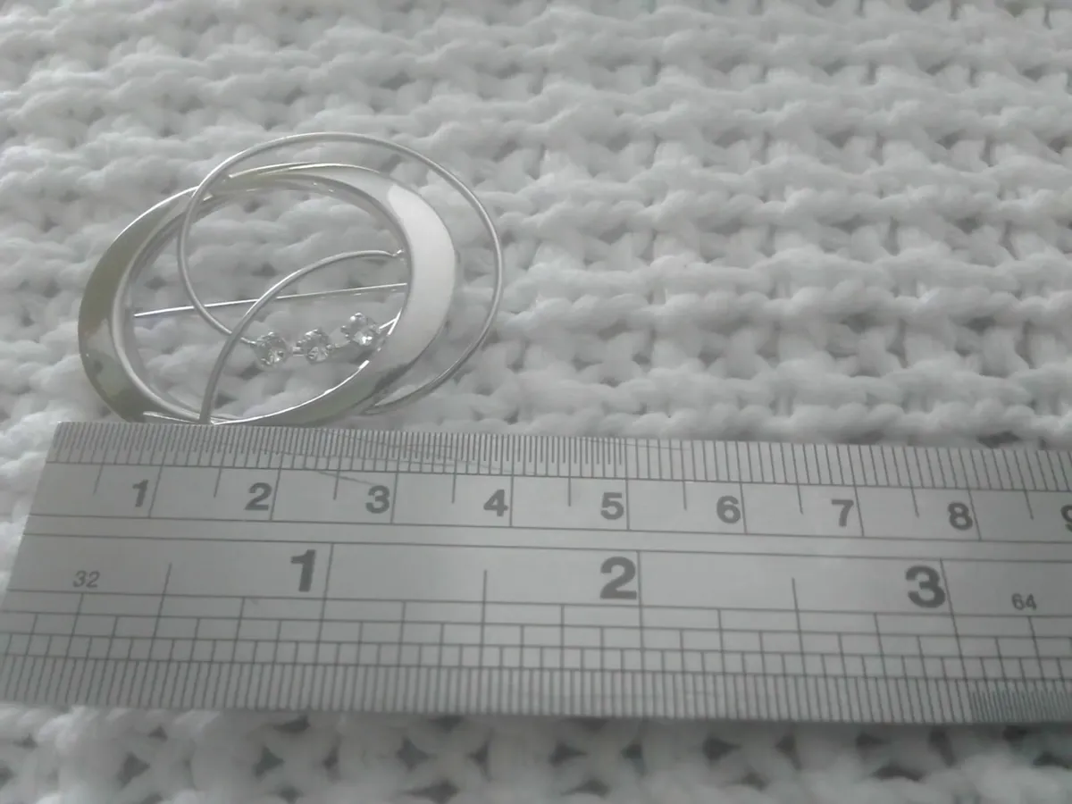 STERLING SILVER ZIRCONIA CONTEMPORARY BROOCH - Image 3
