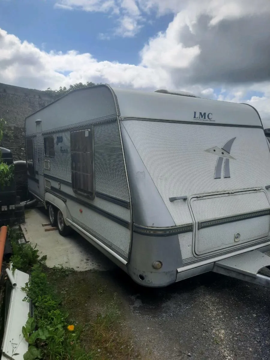 Caravan - Image 2