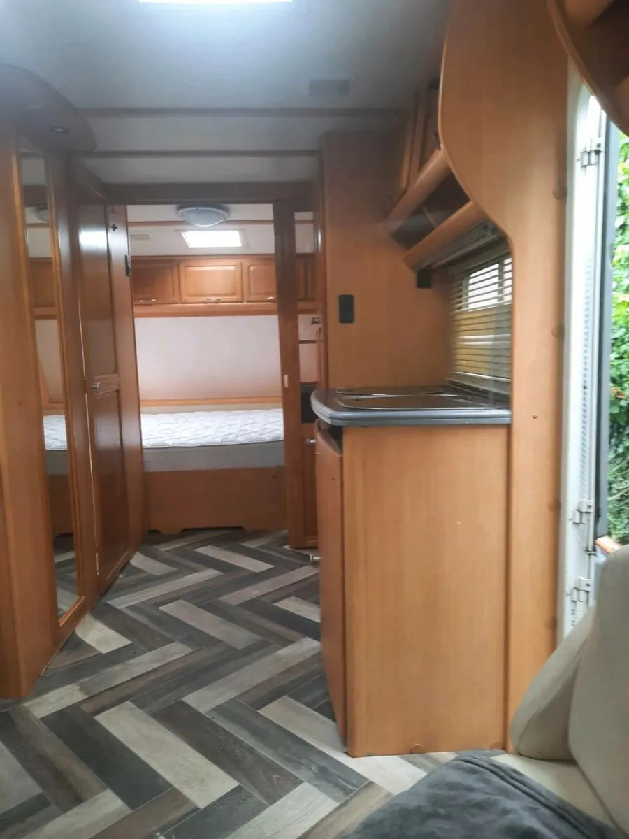 Caravan - Image 4