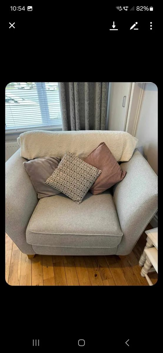 Couch - Image 2
