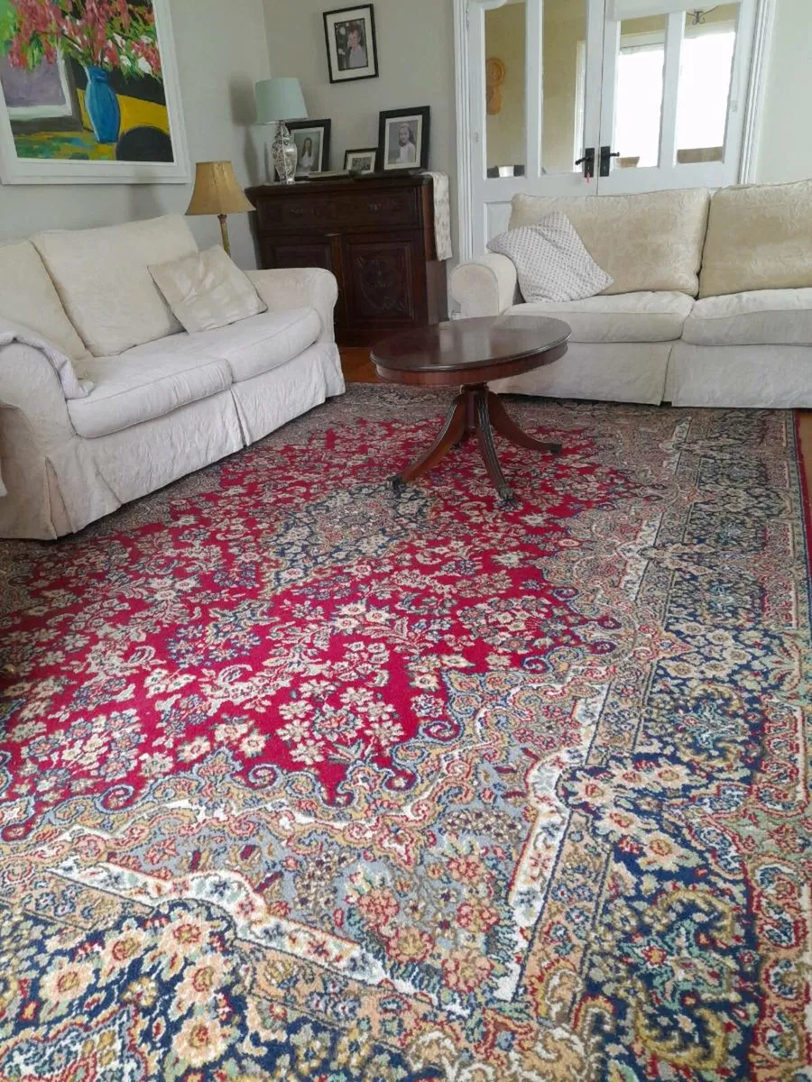 Large rug - Image 1
