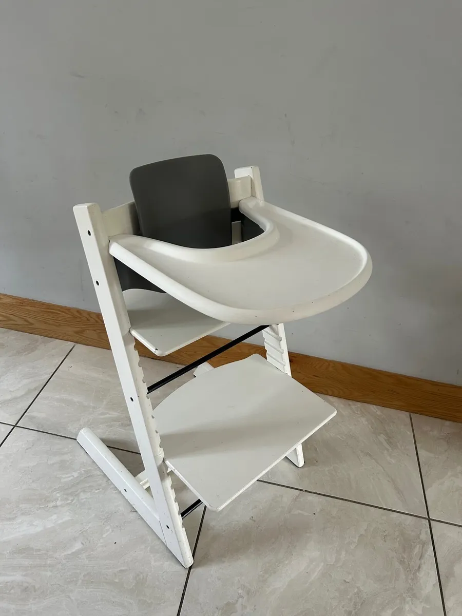 Baby highchair - Image 1
