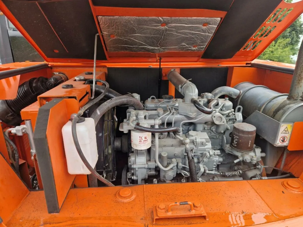 Hitachi Zaxis ZX60 - Image 3