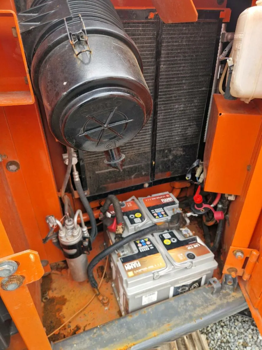 Hitachi Zaxis ZX60 - Image 4