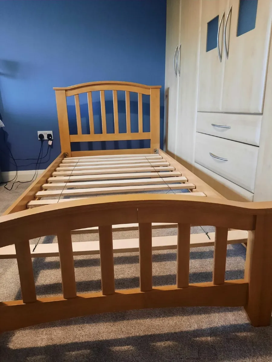Two single bed frames - Image 3