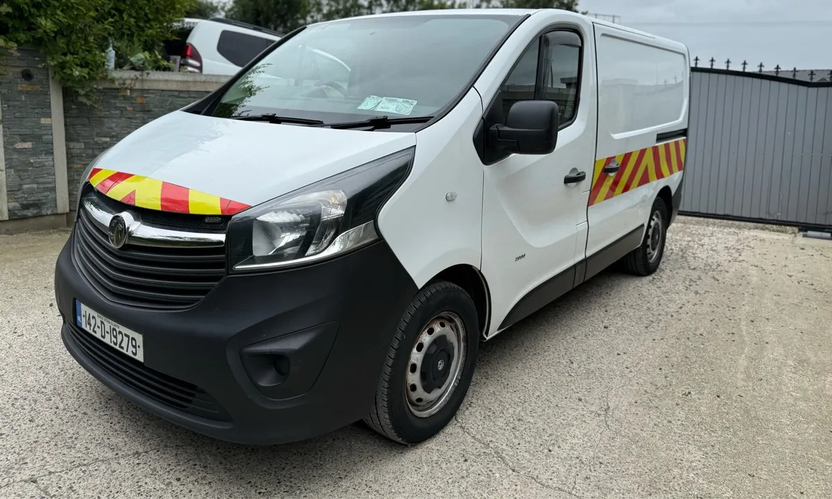 2014 (142) vauxhall vivaro Doe&tax - Image 2
