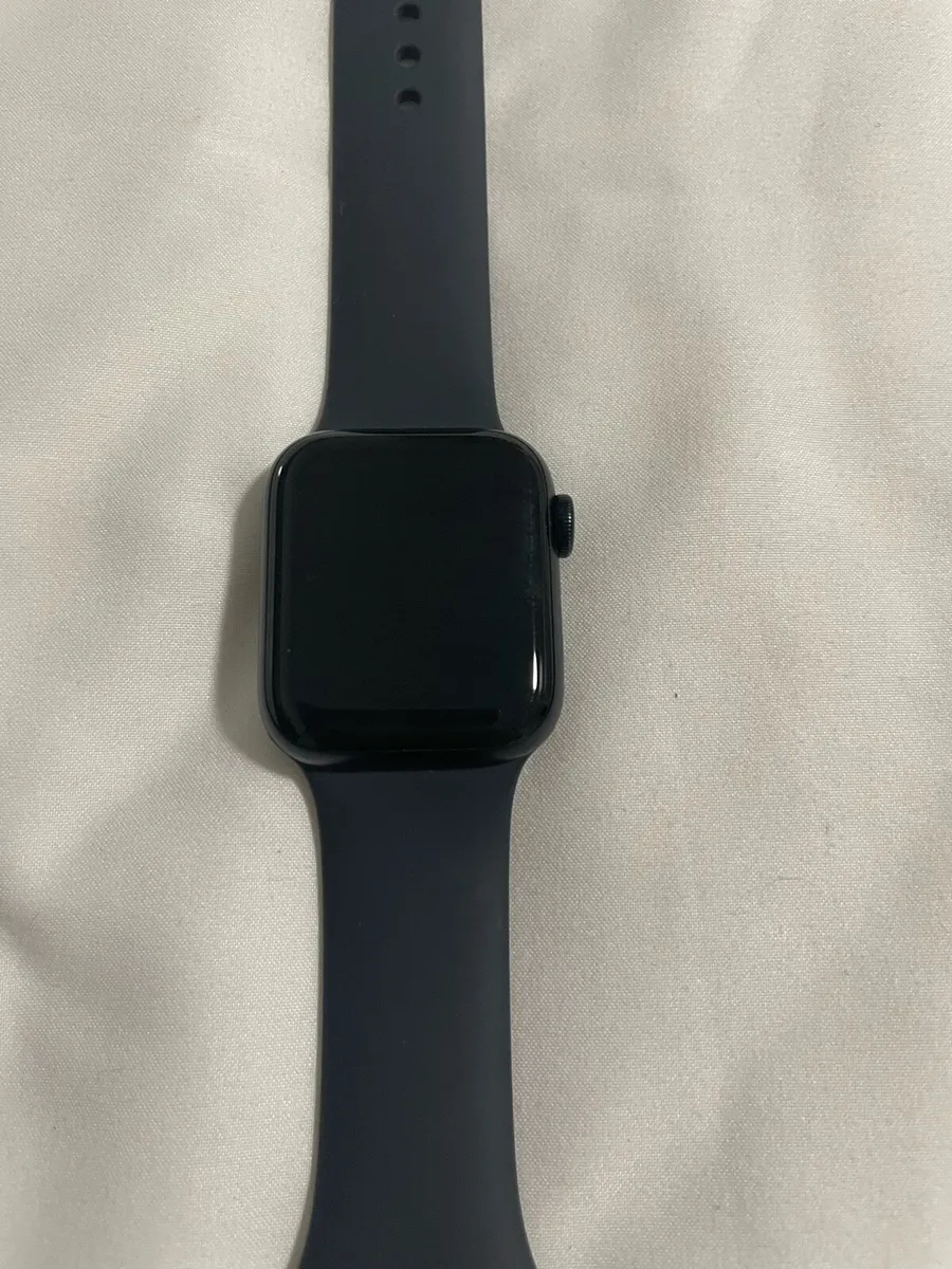 Apple Watch SE 40mm - Image 2