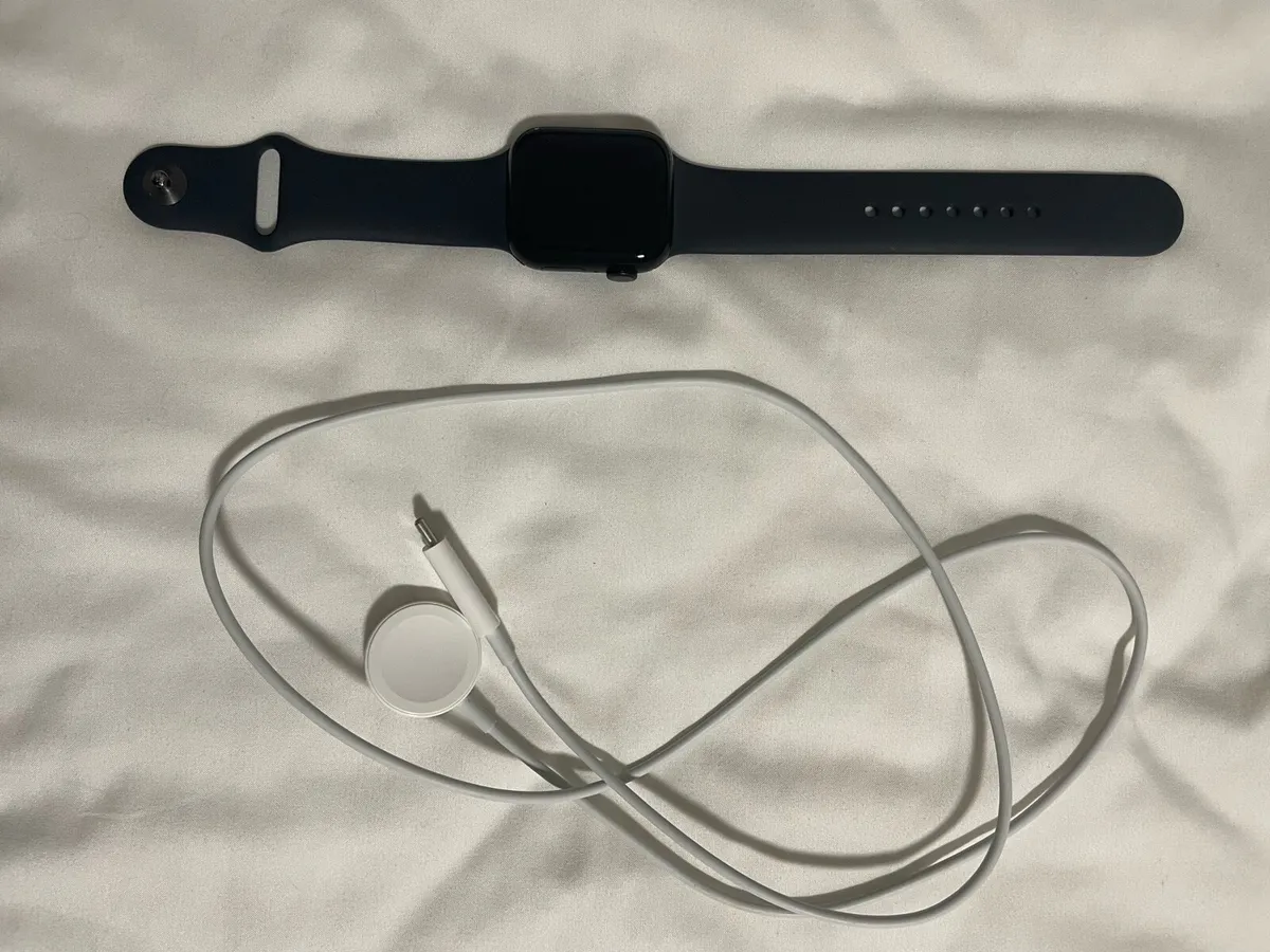 Apple Watch SE 40mm - Image 3