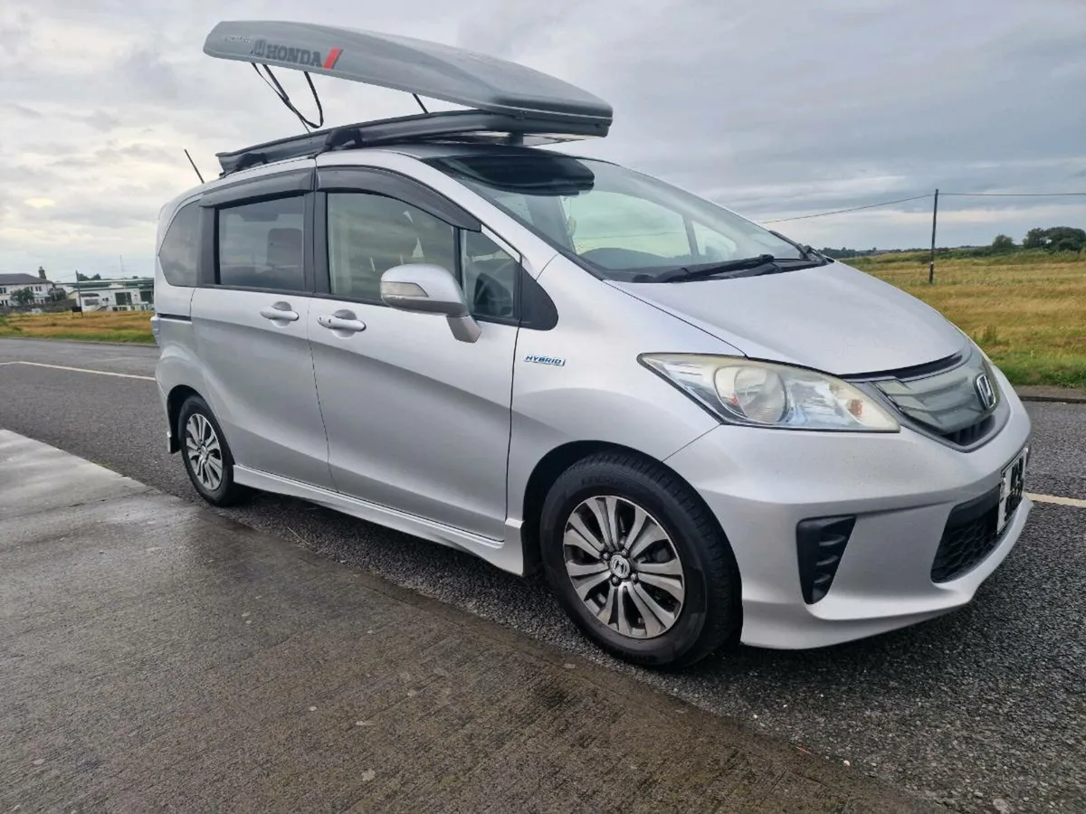 Honda Freed 1.5 Hybrid +Packline roof box - Image 2