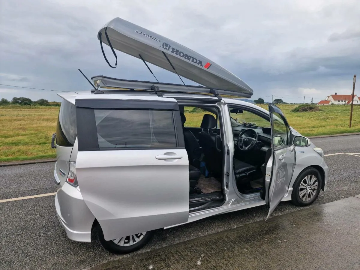 Honda Freed 1.5 Hybrid +Packline roof box - Image 3