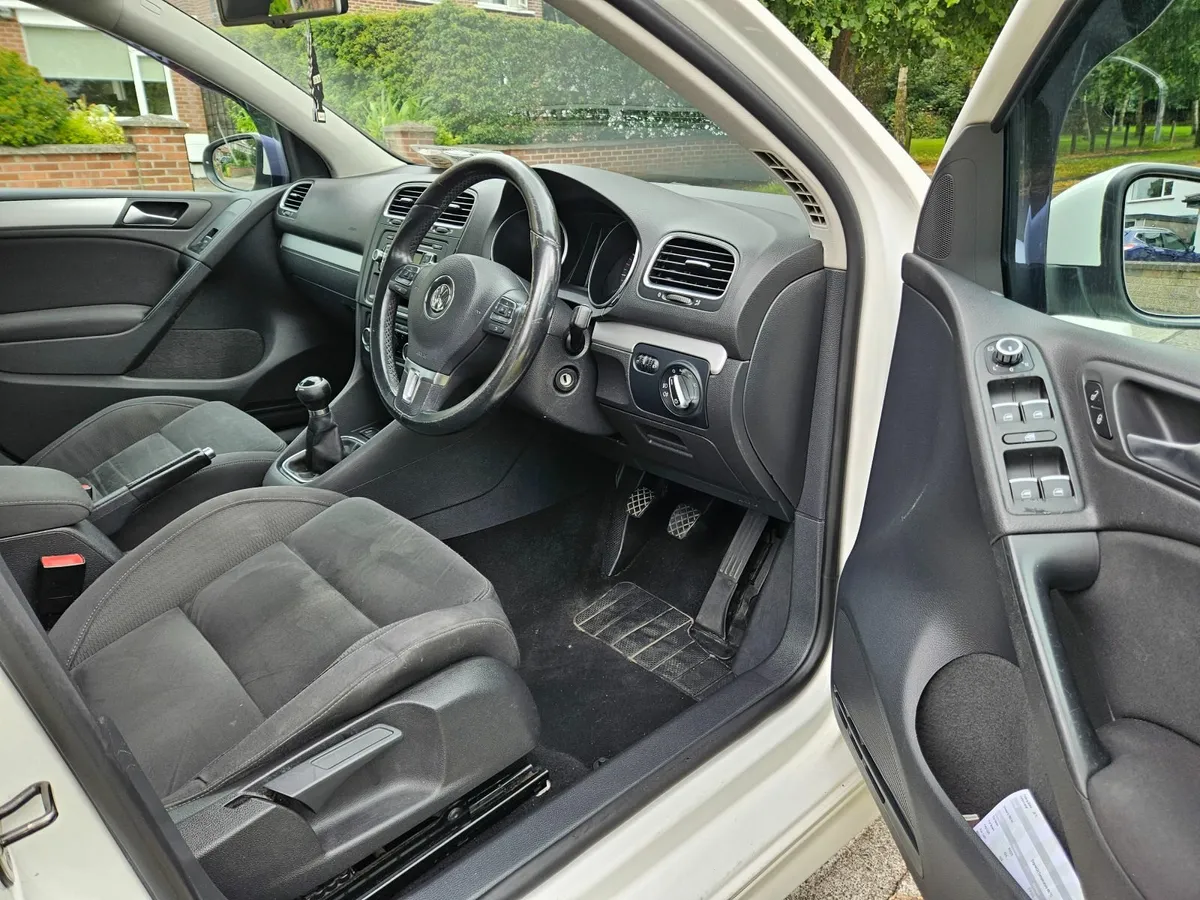 Volkswagen Golf 2011 R-style 1.6 Diesel New NCT - Image 3