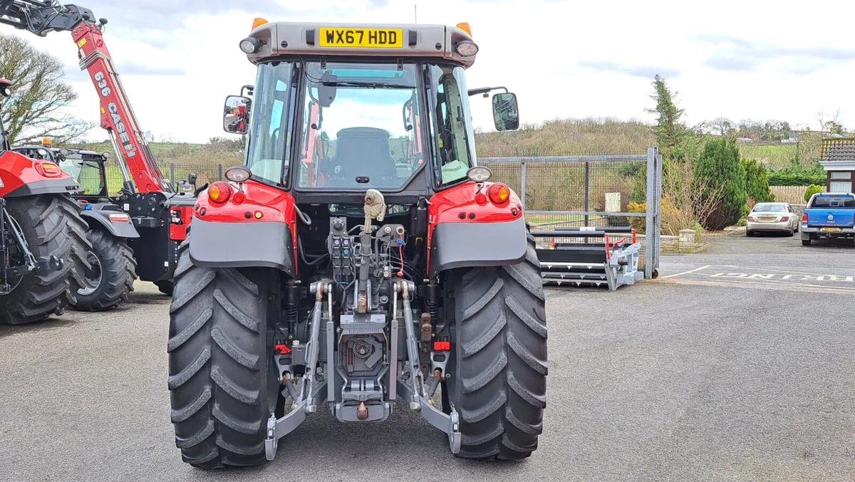 MASSEY FERGUSON 5712SL & LOADER - Image 4