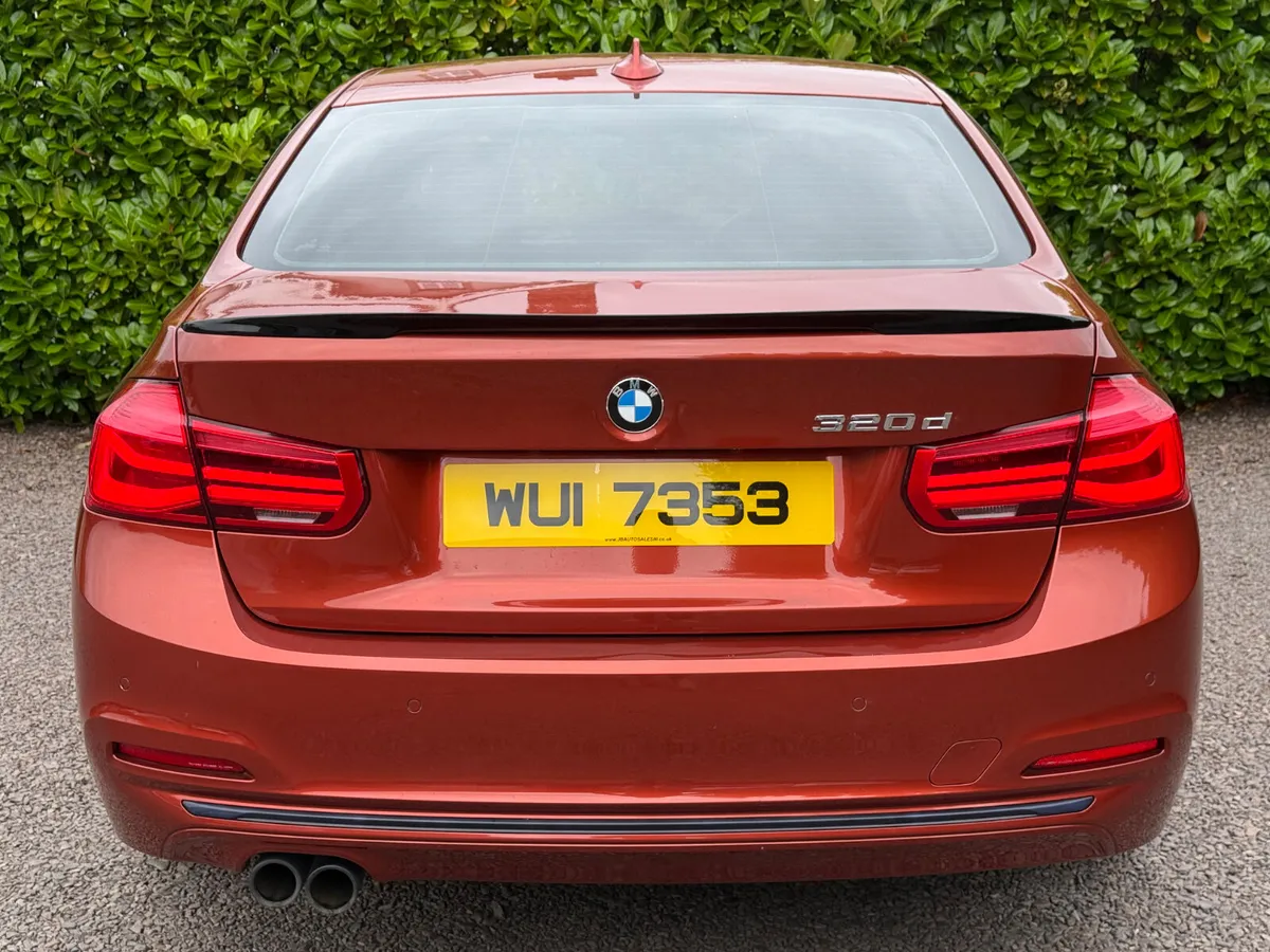 BMW 3-Series 2018 sport - Image 3