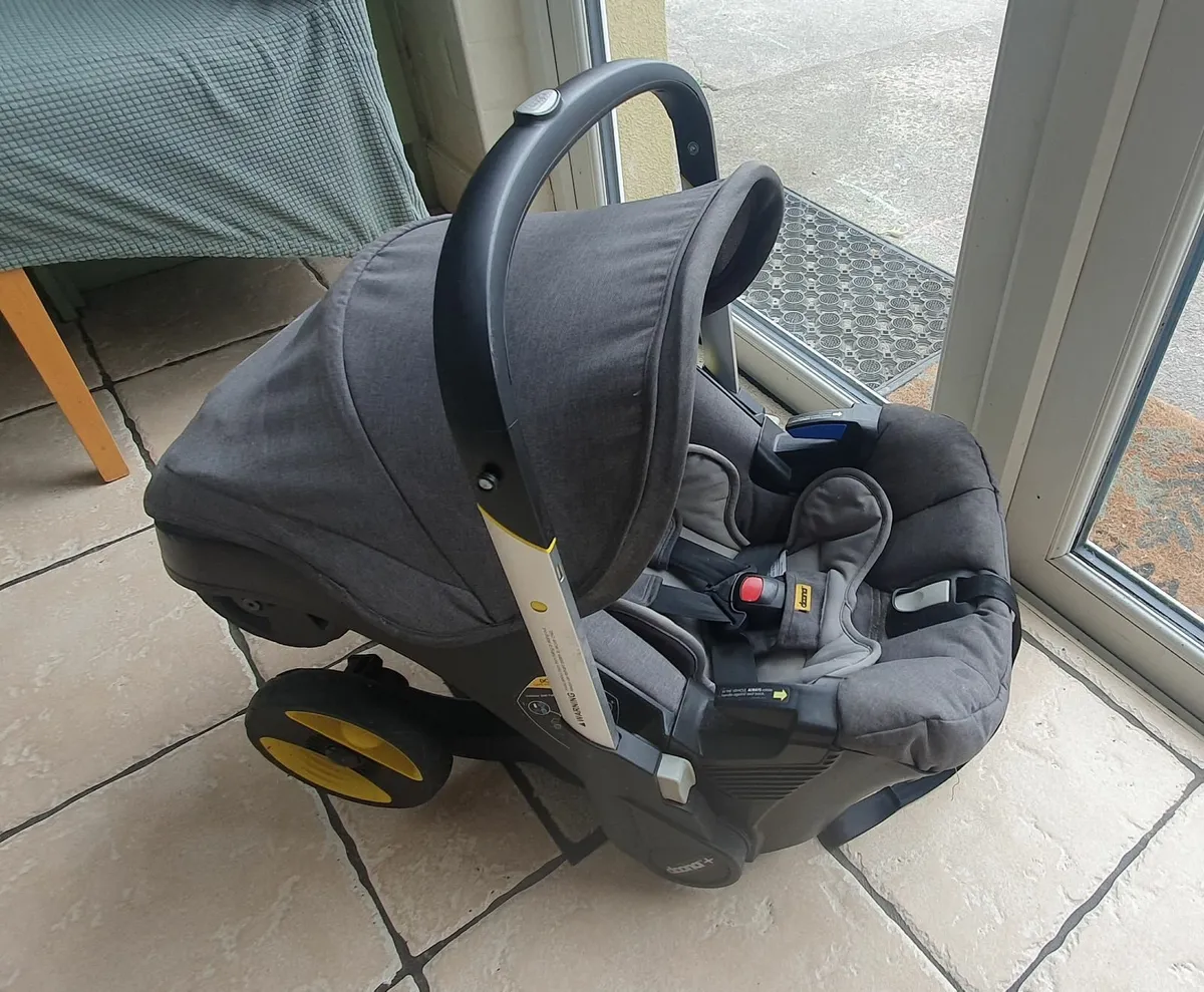 Doona car seat/stroller - Image 3