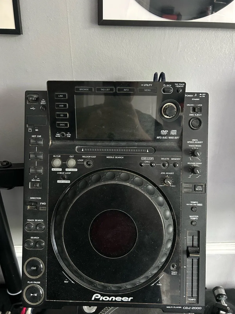 CDJ 2000 x2 + CDJ Stand - Image 1