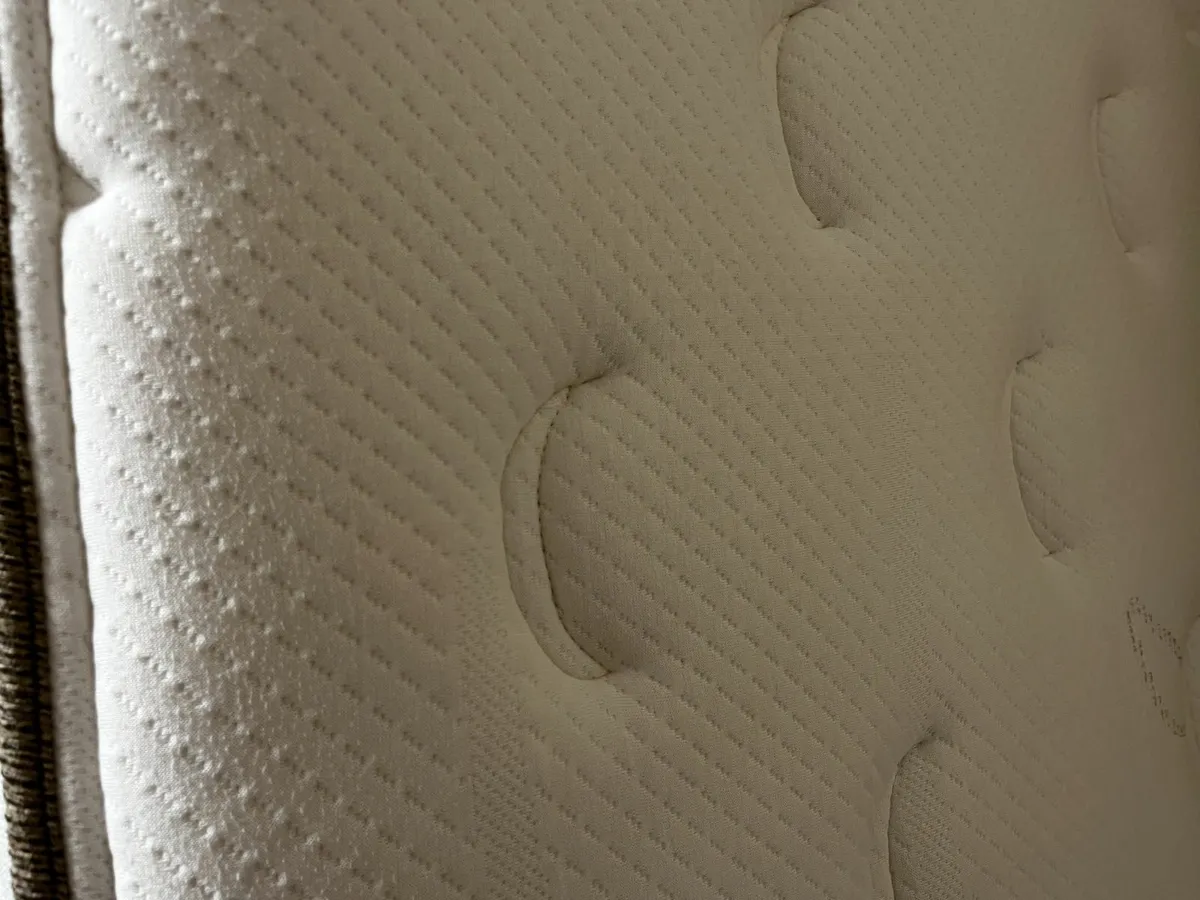 King Koil  Dawn Luxury Mattress – Single 90 x 200 - Image 3