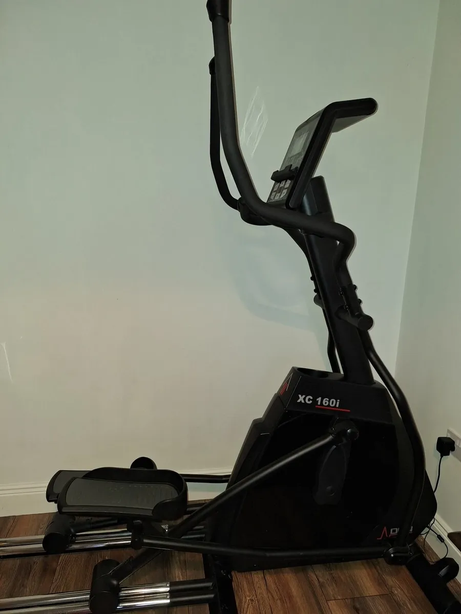 Cross trainer like new - Image 1