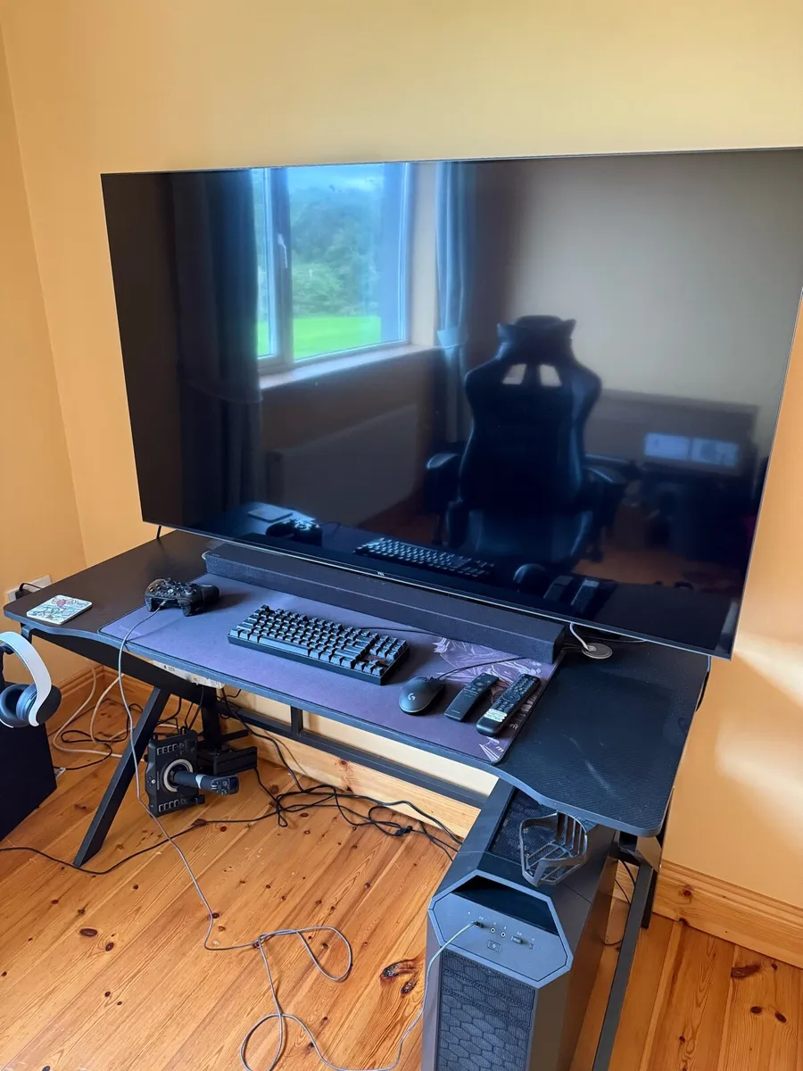 Gaming PC and set up - Image 1