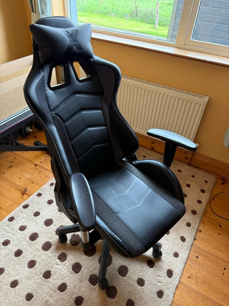 Gaming PC and set up - Image 2
