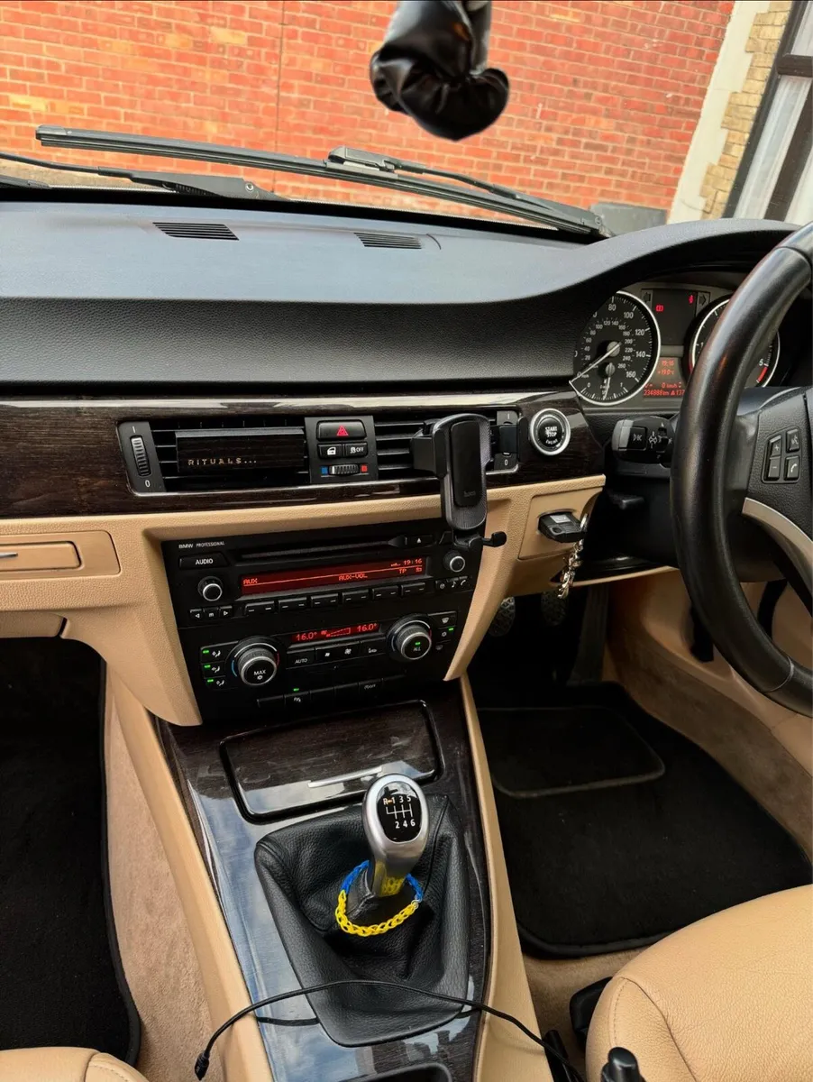 BMW 318d - Image 4