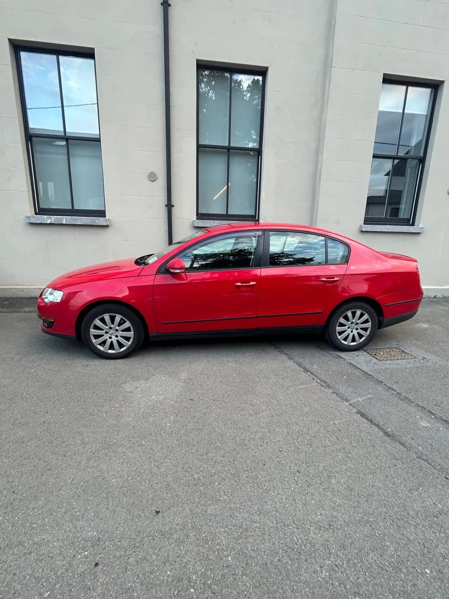 Volkswagen Passat 2008 - Image 2
