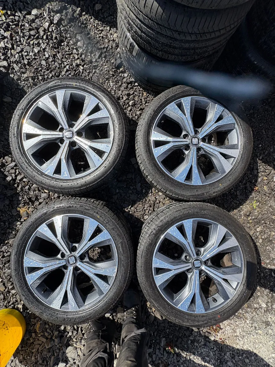 17inch Tiguan atecca Skoda alloy wheels - Image 1