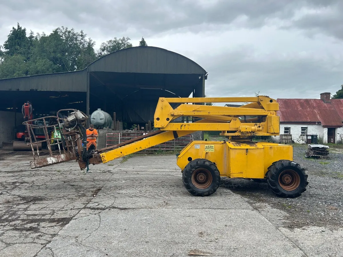 Boom lift - Image 1
