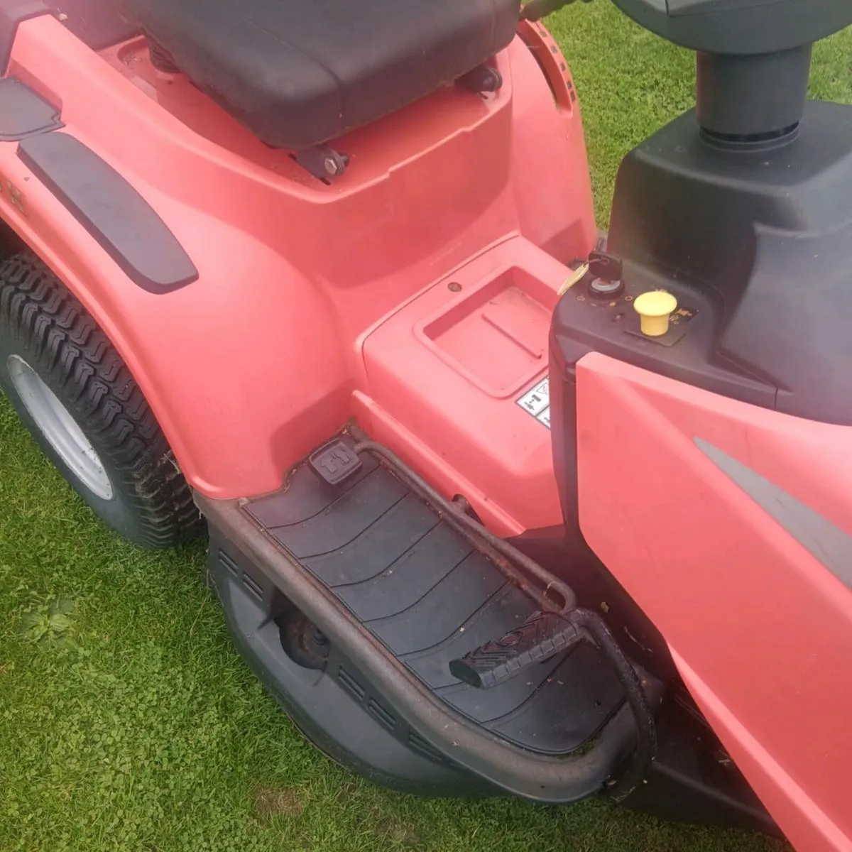 Castlegarden hydrostatic 432cc  good deck - Image 3