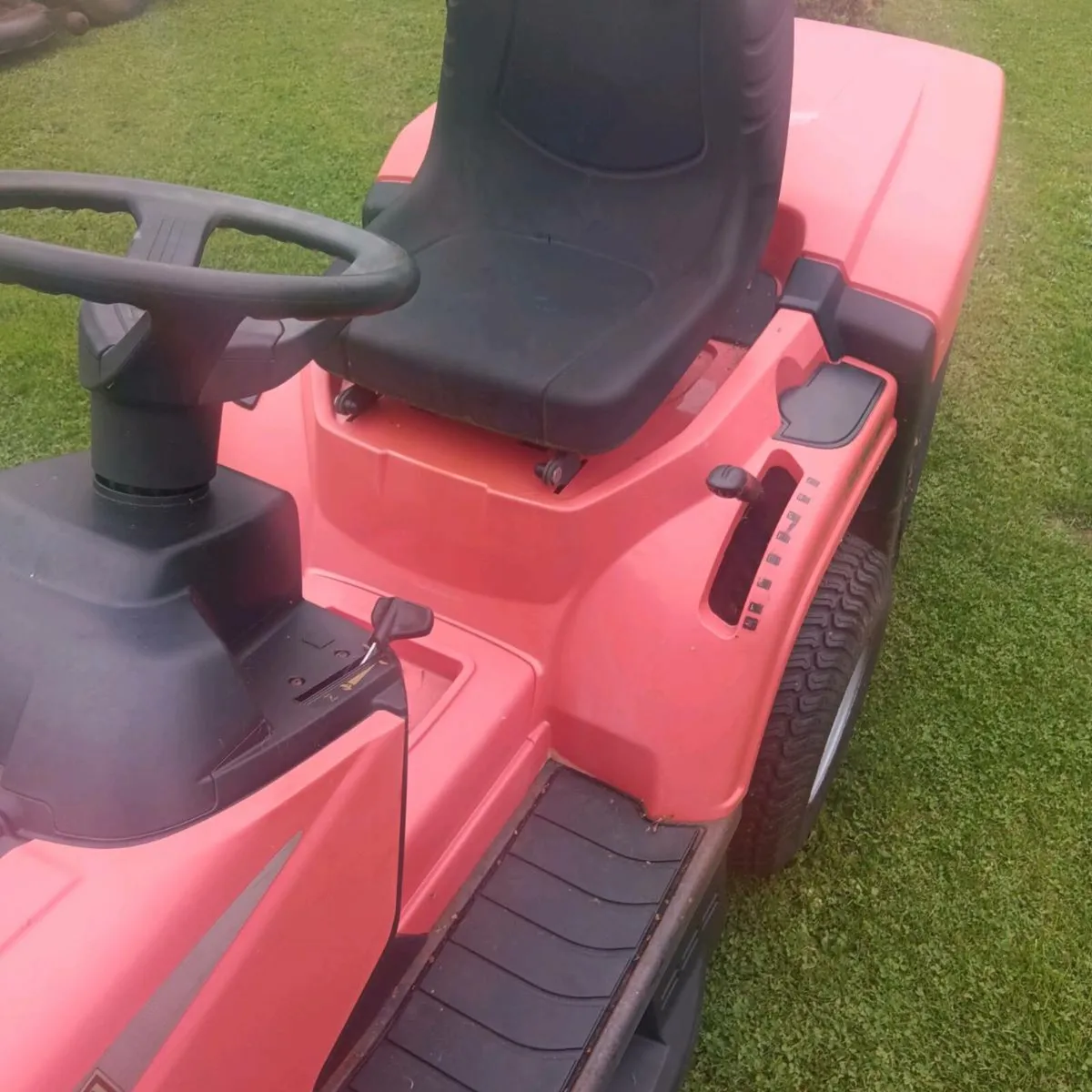 Castlegarden hydrostatic 432cc  good deck - Image 4