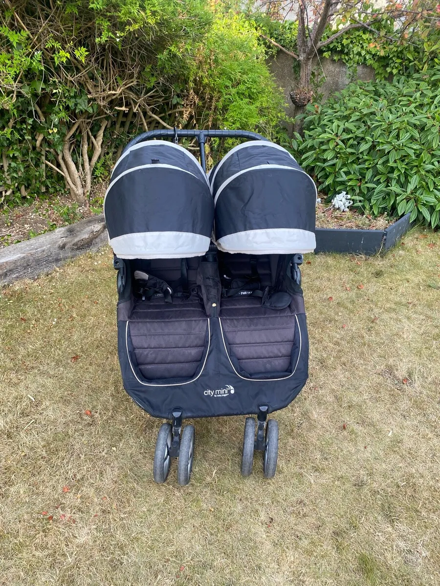 Double pram - Image 1