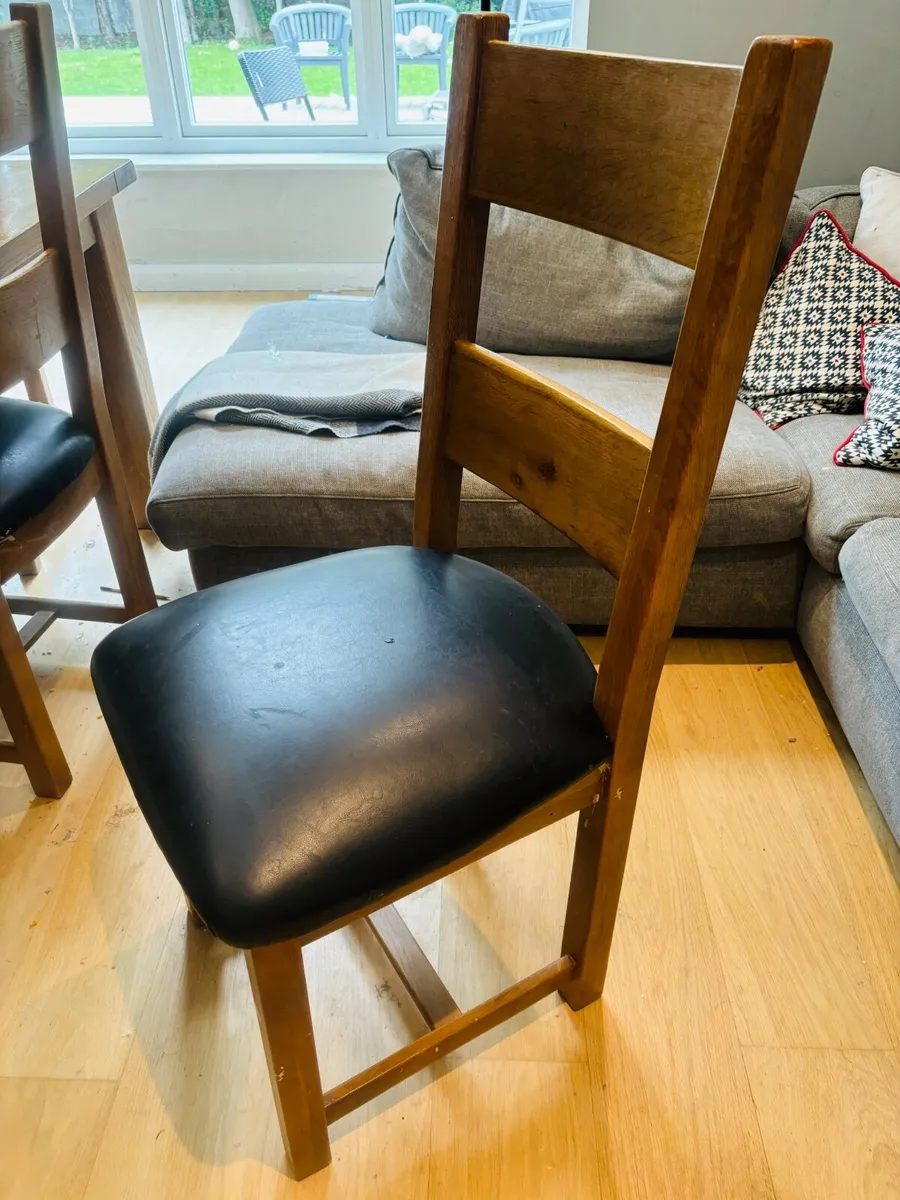 Kitchen table and chairs - Image 2