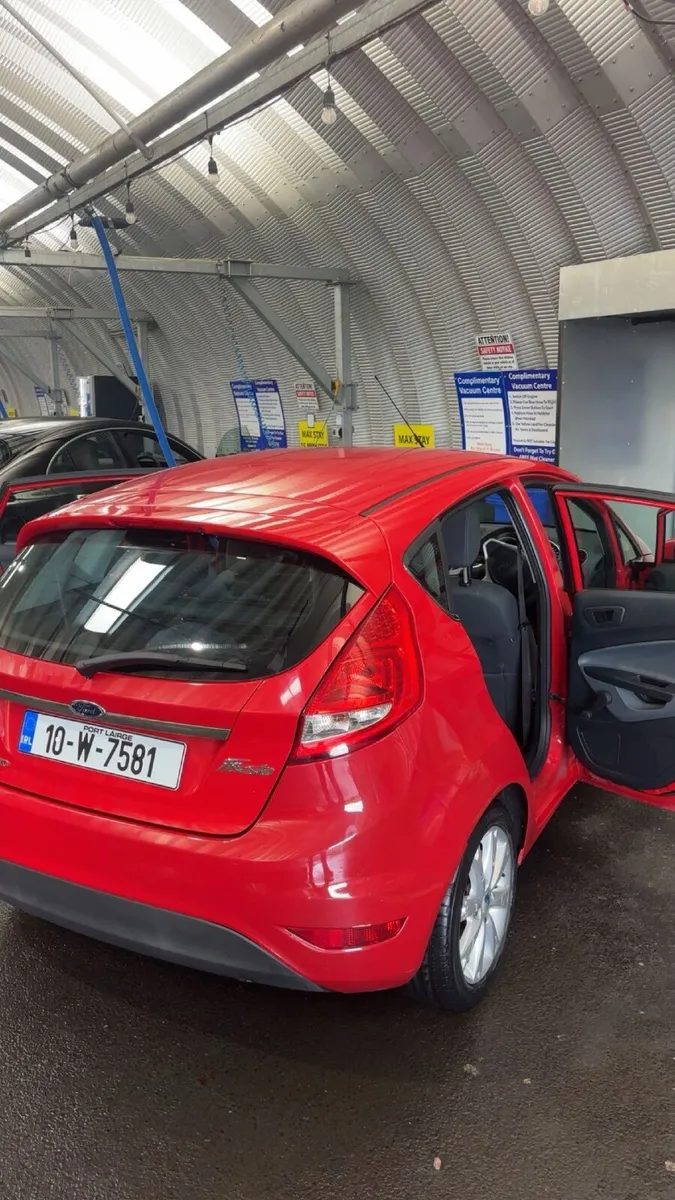 Ford Fiesta 2010 - Image 1