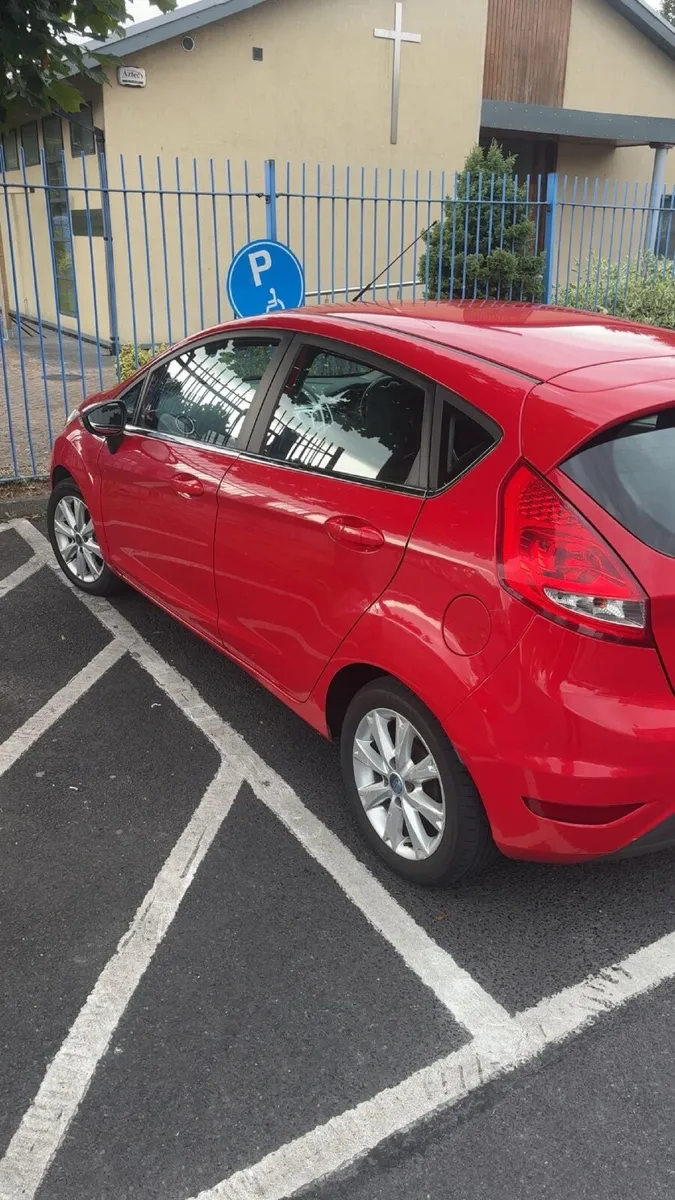 Ford Fiesta 2010 - Image 3