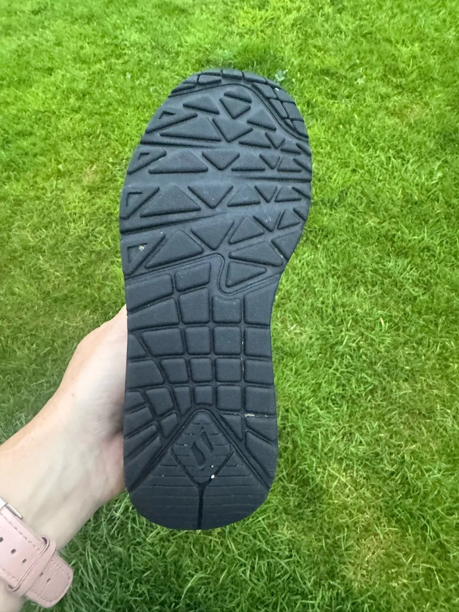 Sketchers black runners - Image 2
