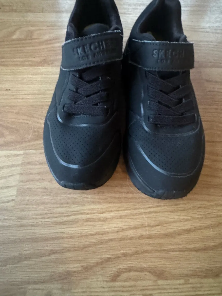 Sketchers black runners - Image 3