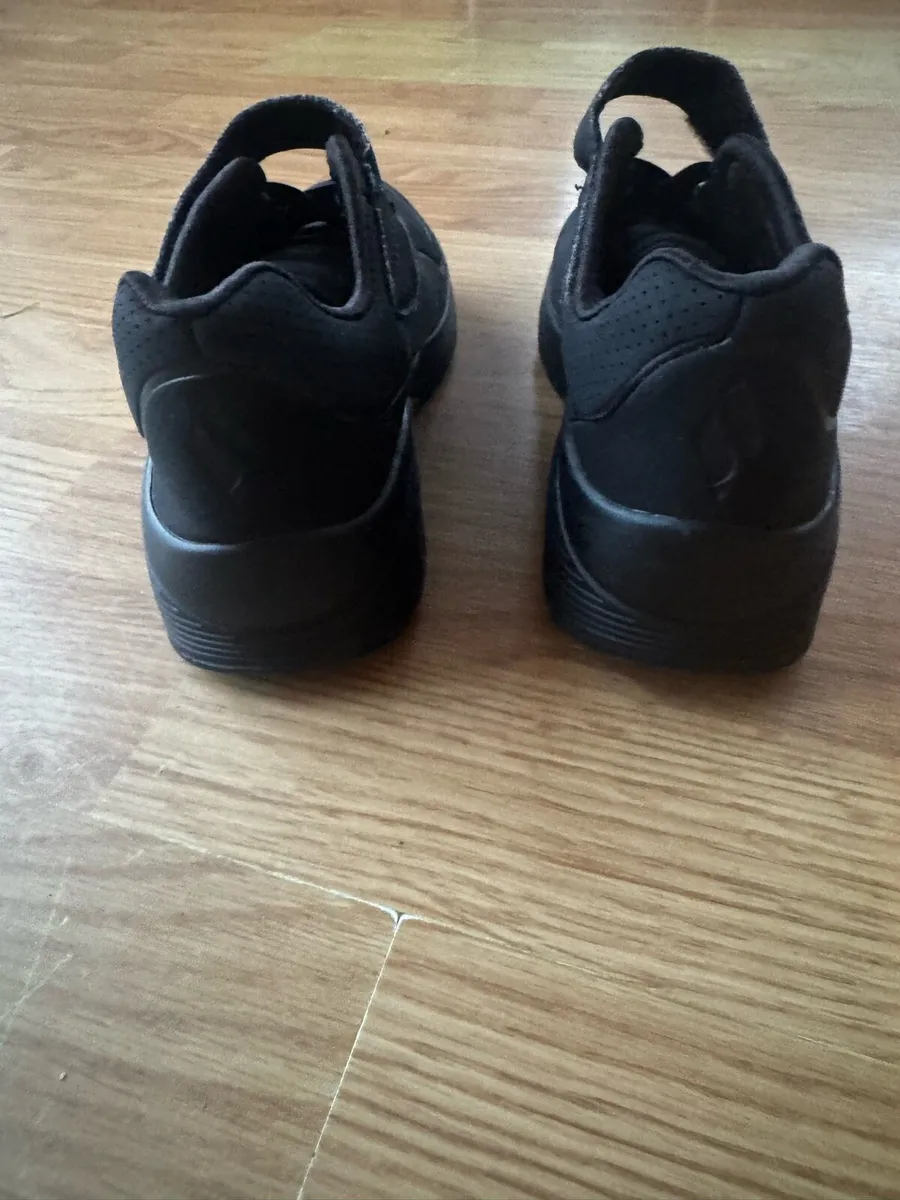 Sketchers black runners - Image 4