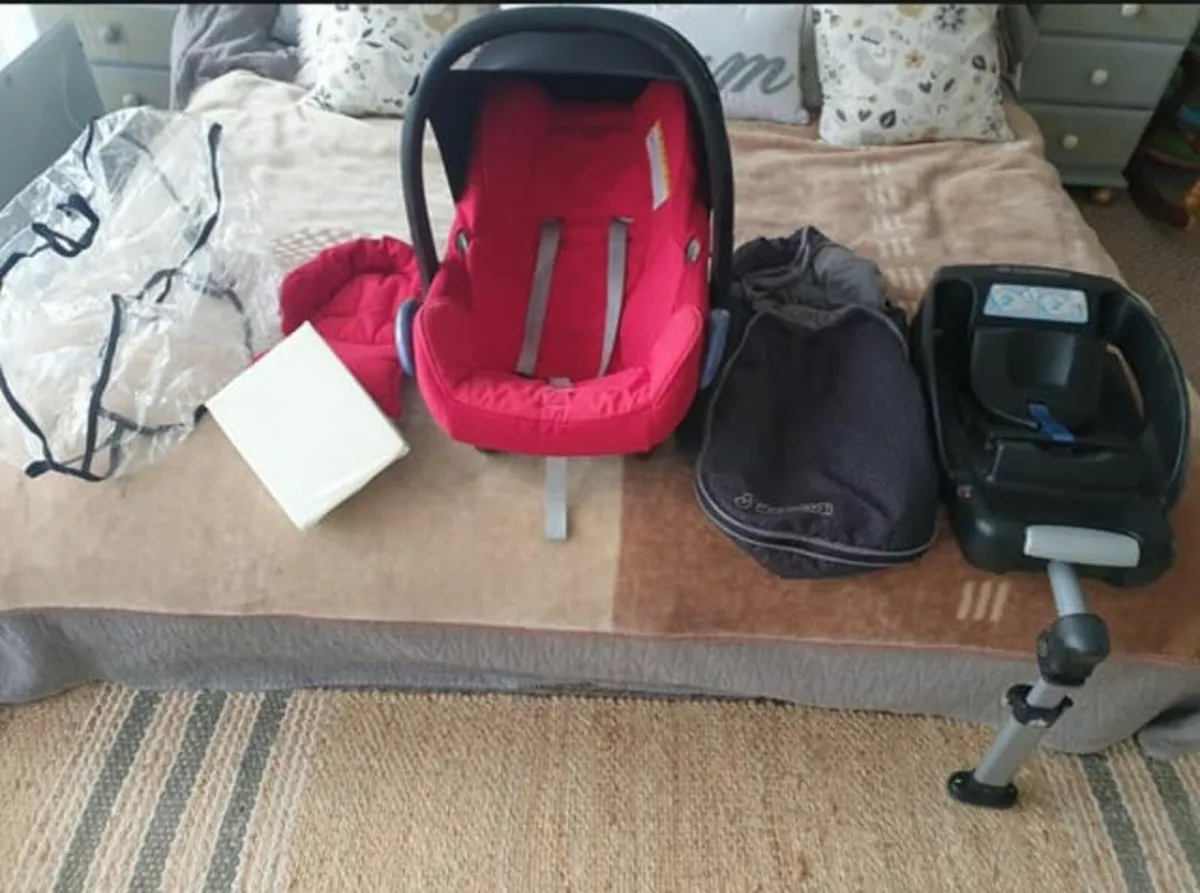Car seat MAXI-COSI plus accessories - Image 1