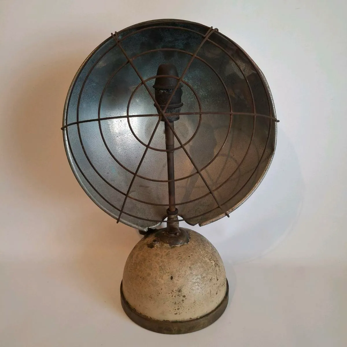1950's Tilley R1 Radiator Lamp - Image 1