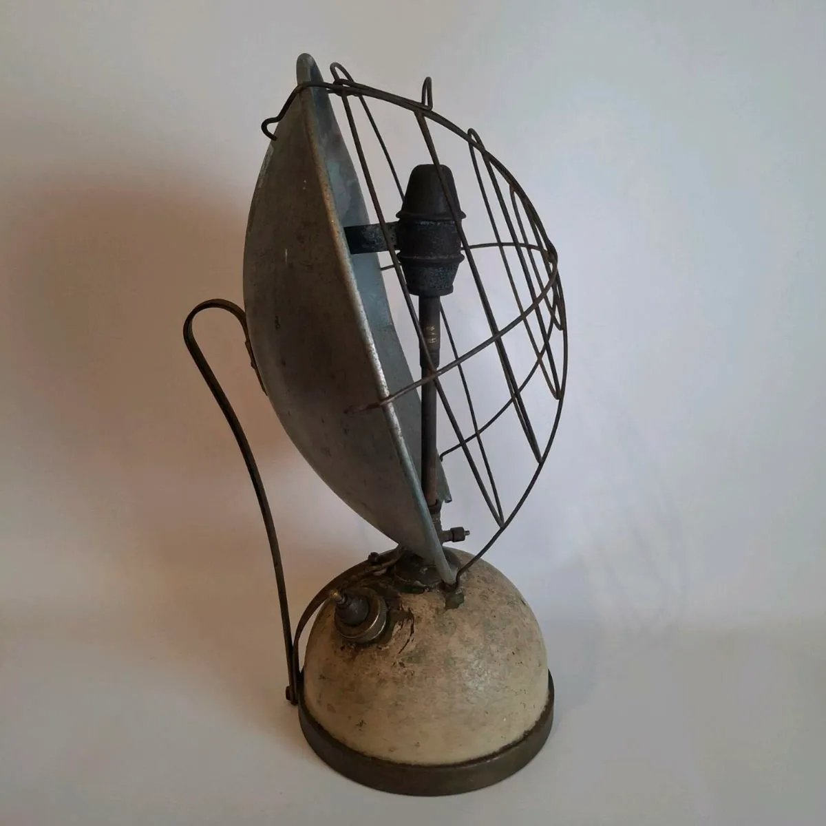 1950's Tilley R1 Radiator Lamp - Image 2