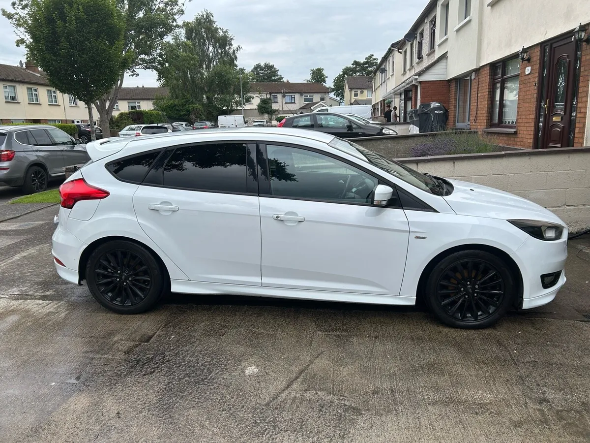 Ford Focus ST-Line 2018 - Image 3